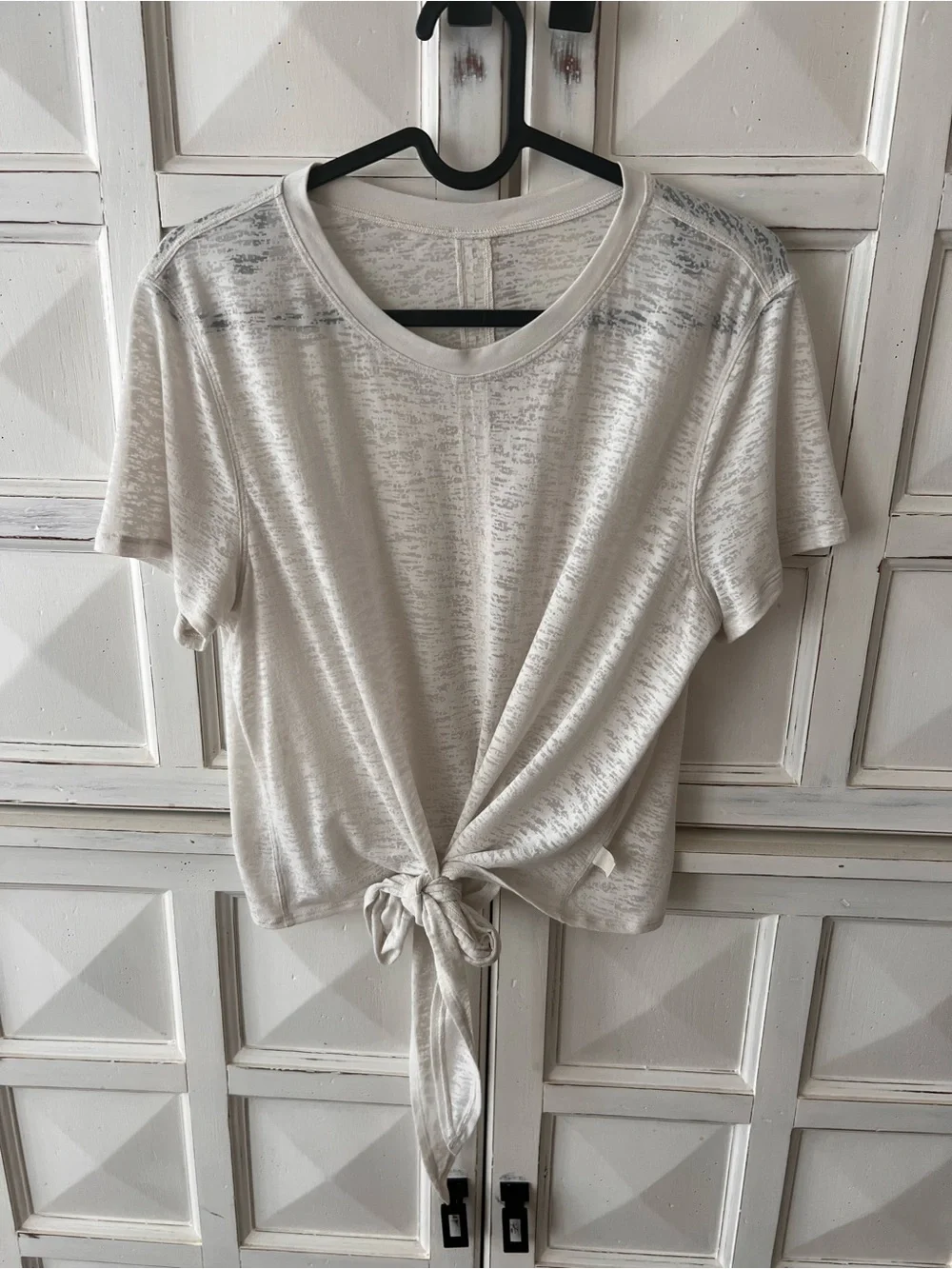 Lululemon Tie-Waist Breathable Short-Sleeve Shirt. Medium